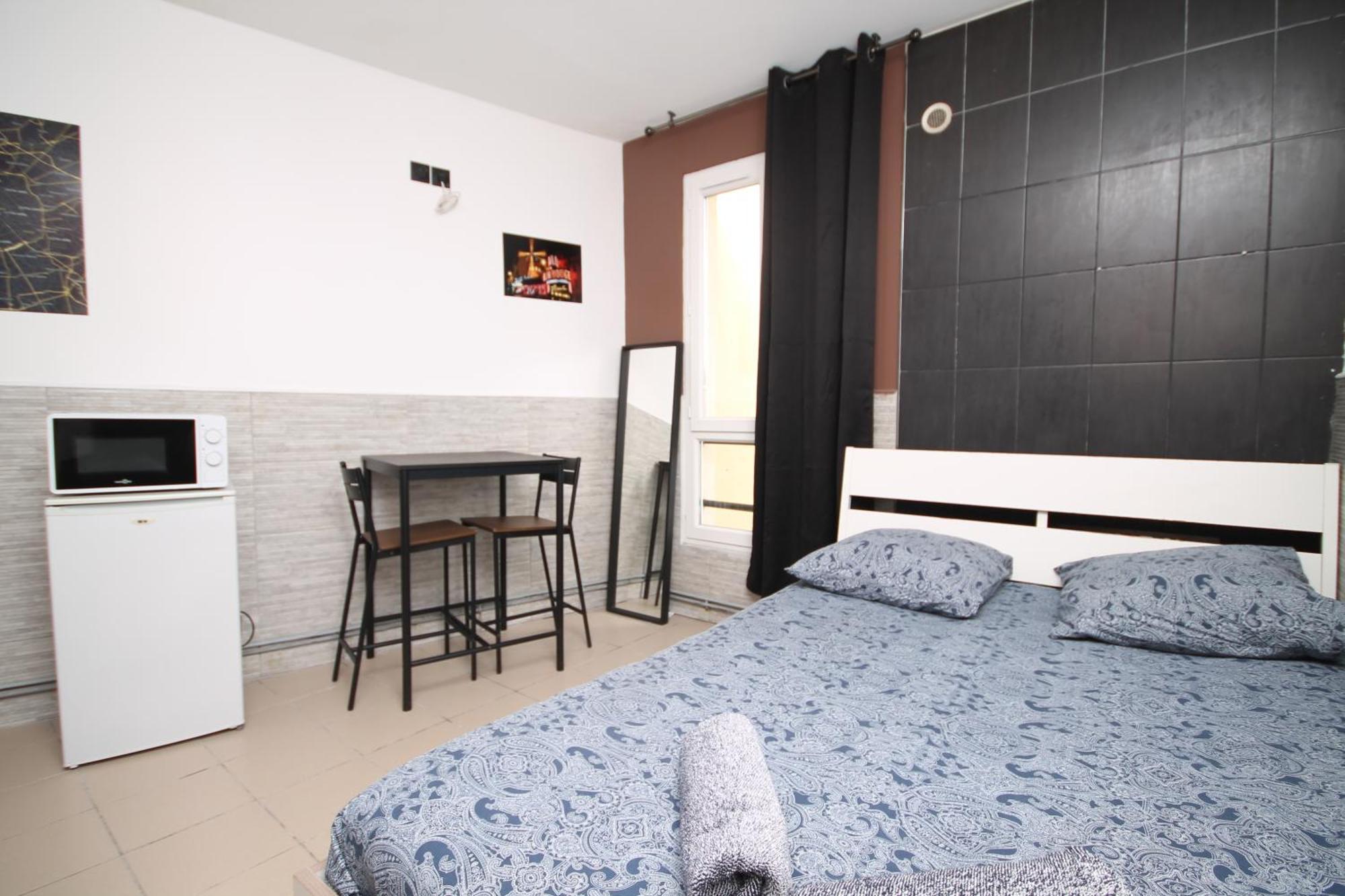 04 - Chambre Avec Lit Double Proche Paris Et Transports Wifi Saint-Denis  Exterior foto